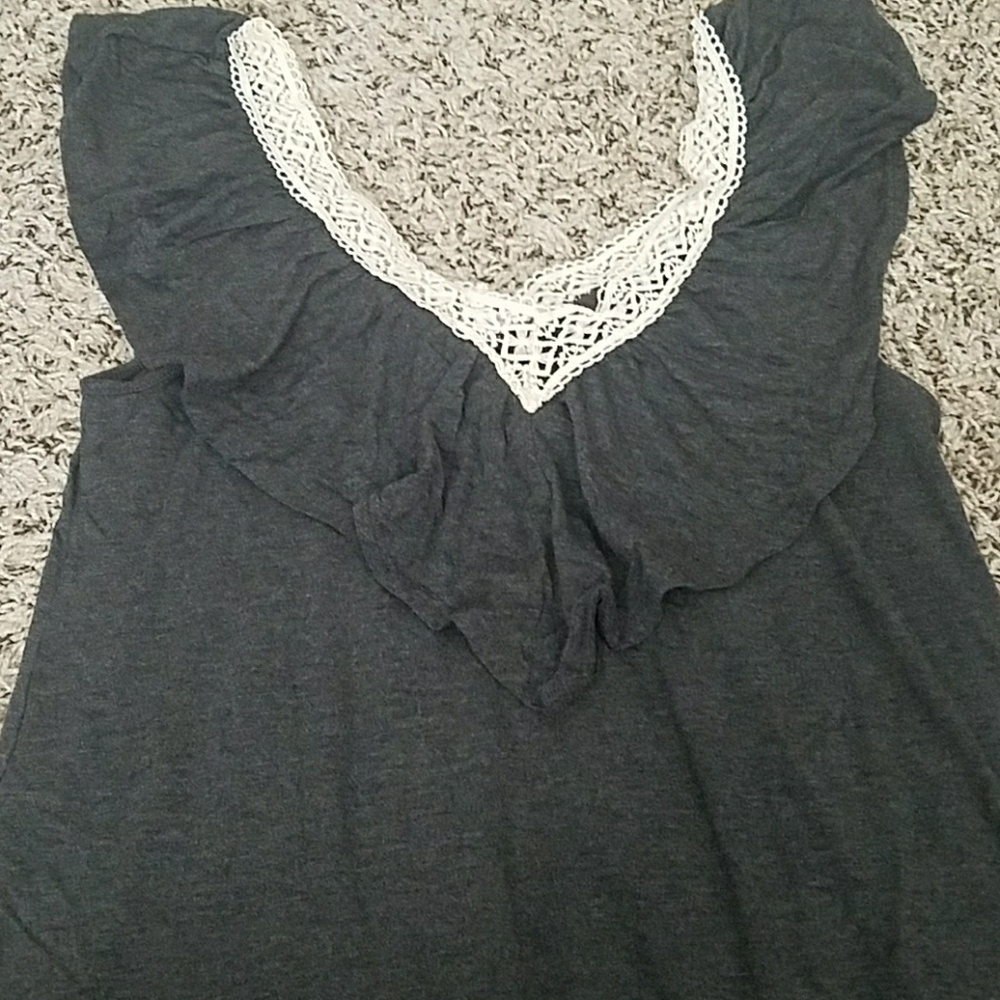 Nwot ruffle tank